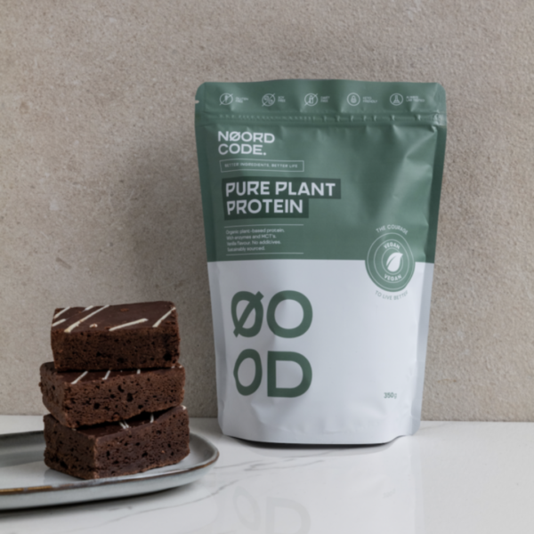 Pure Plant Protein van Noordcode met brownie