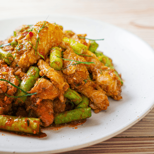 Keto curry op basis van koolhydraatvrije rijst